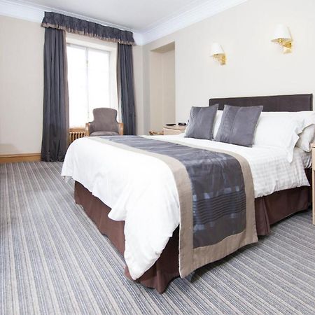 Burnett Arms Hotel Banchory Bagian luar foto