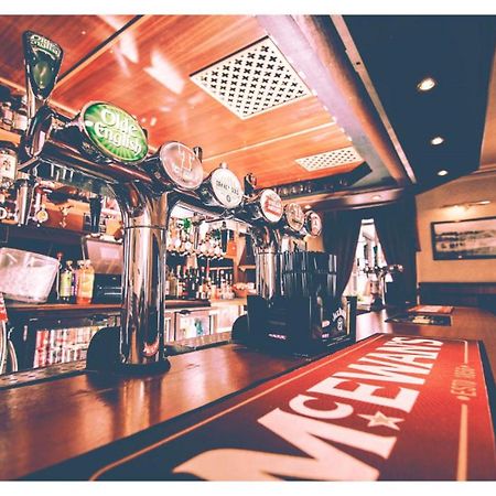 Burnett Arms Hotel Banchory Bagian luar foto