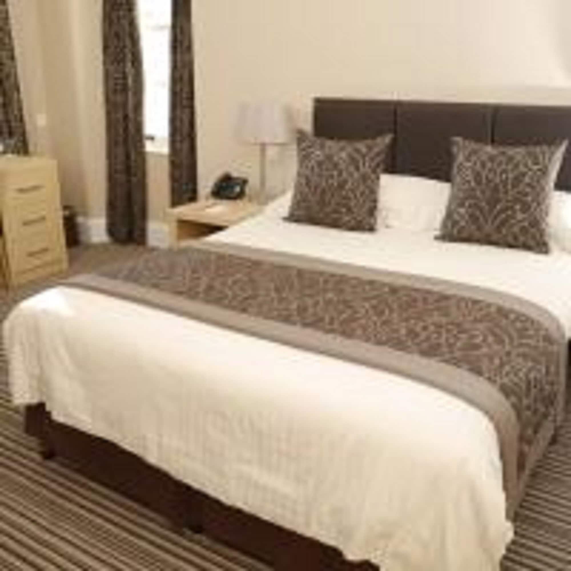 Burnett Arms Hotel Banchory Bagian luar foto