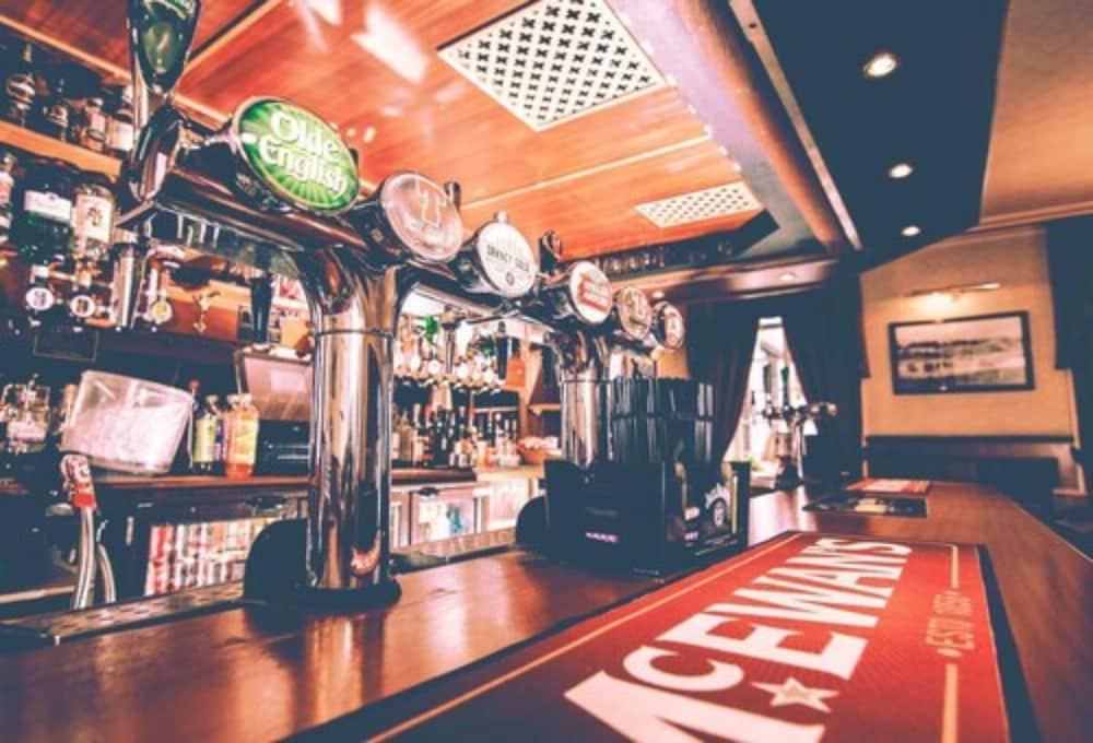 Burnett Arms Hotel Banchory Bagian luar foto
