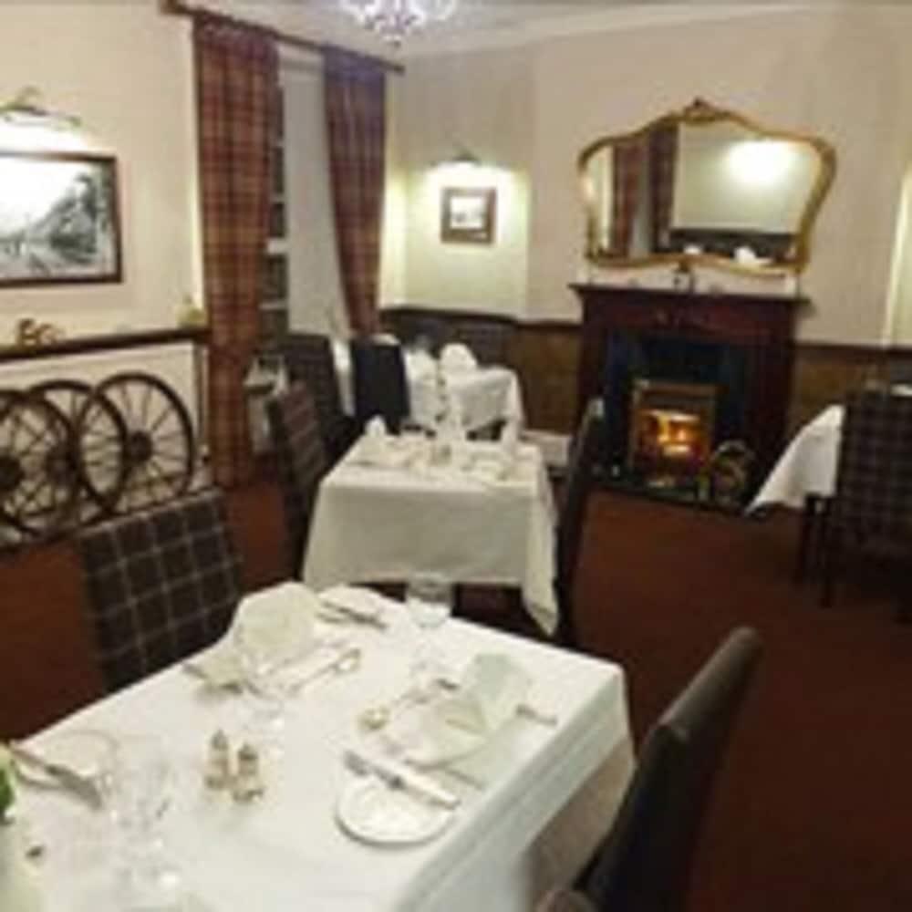 Burnett Arms Hotel Banchory Bagian luar foto