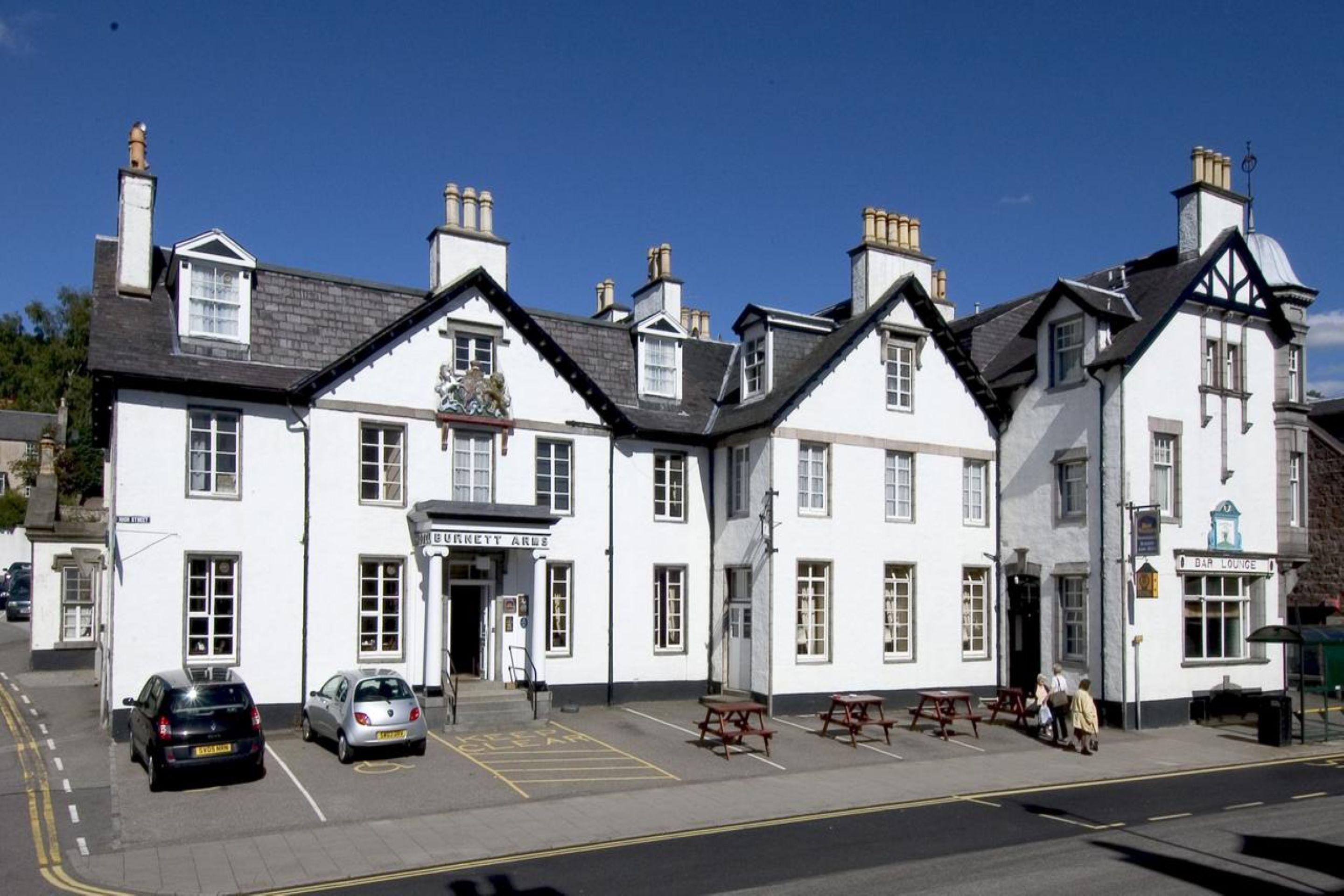 Burnett Arms Hotel Banchory Bagian luar foto