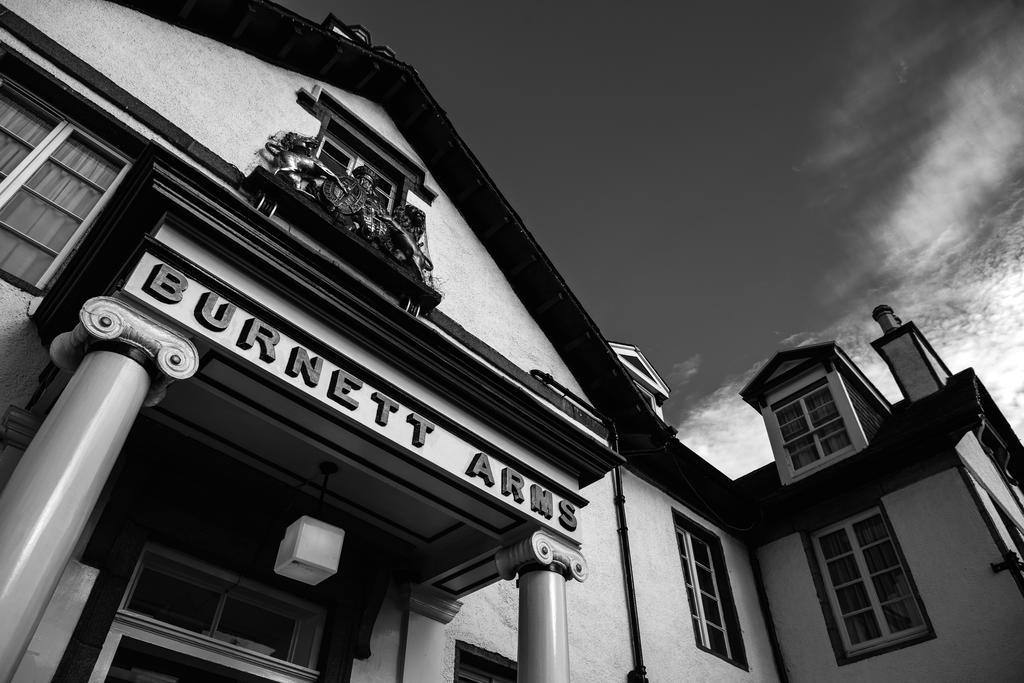 Burnett Arms Hotel Banchory Bagian luar foto